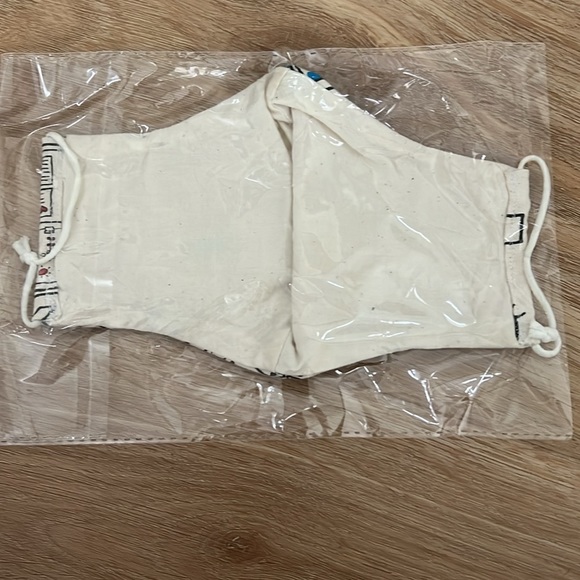 Hello Kitty Face Mask - Picture 2 of 2